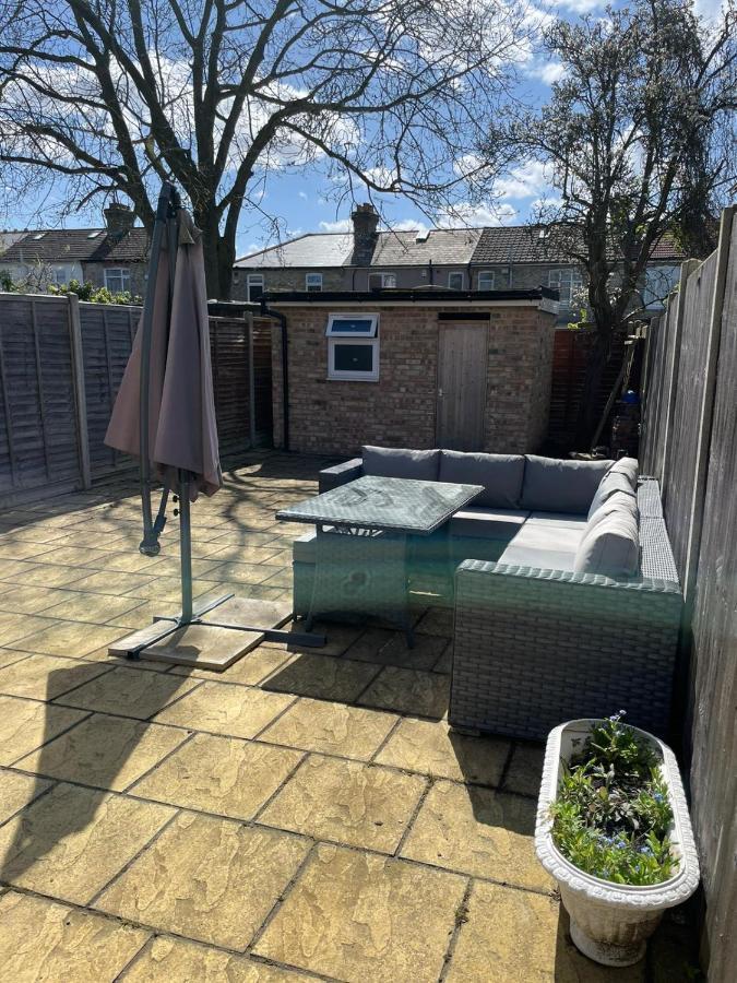 Appartement Anazing 2 - North East - Chingford Londen